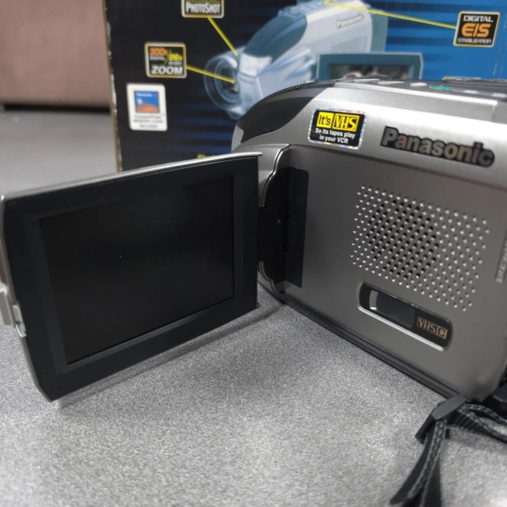 Panasonic PV-L751 Camcorder VHS-C Palmcorder 300x Zoom Box-Working!